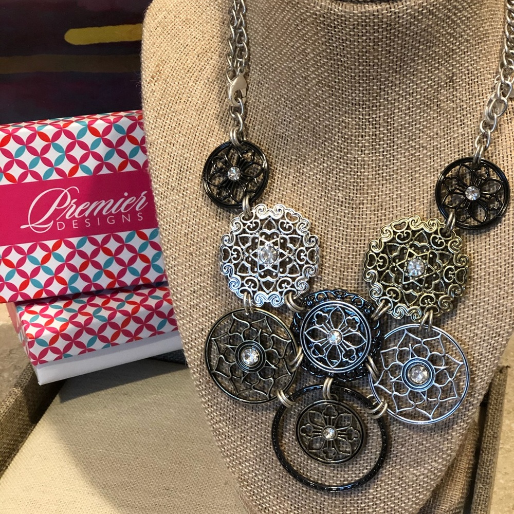 Premier Designs Social Circle Statement Necklace